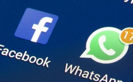 WhatsApp Status On Facebook